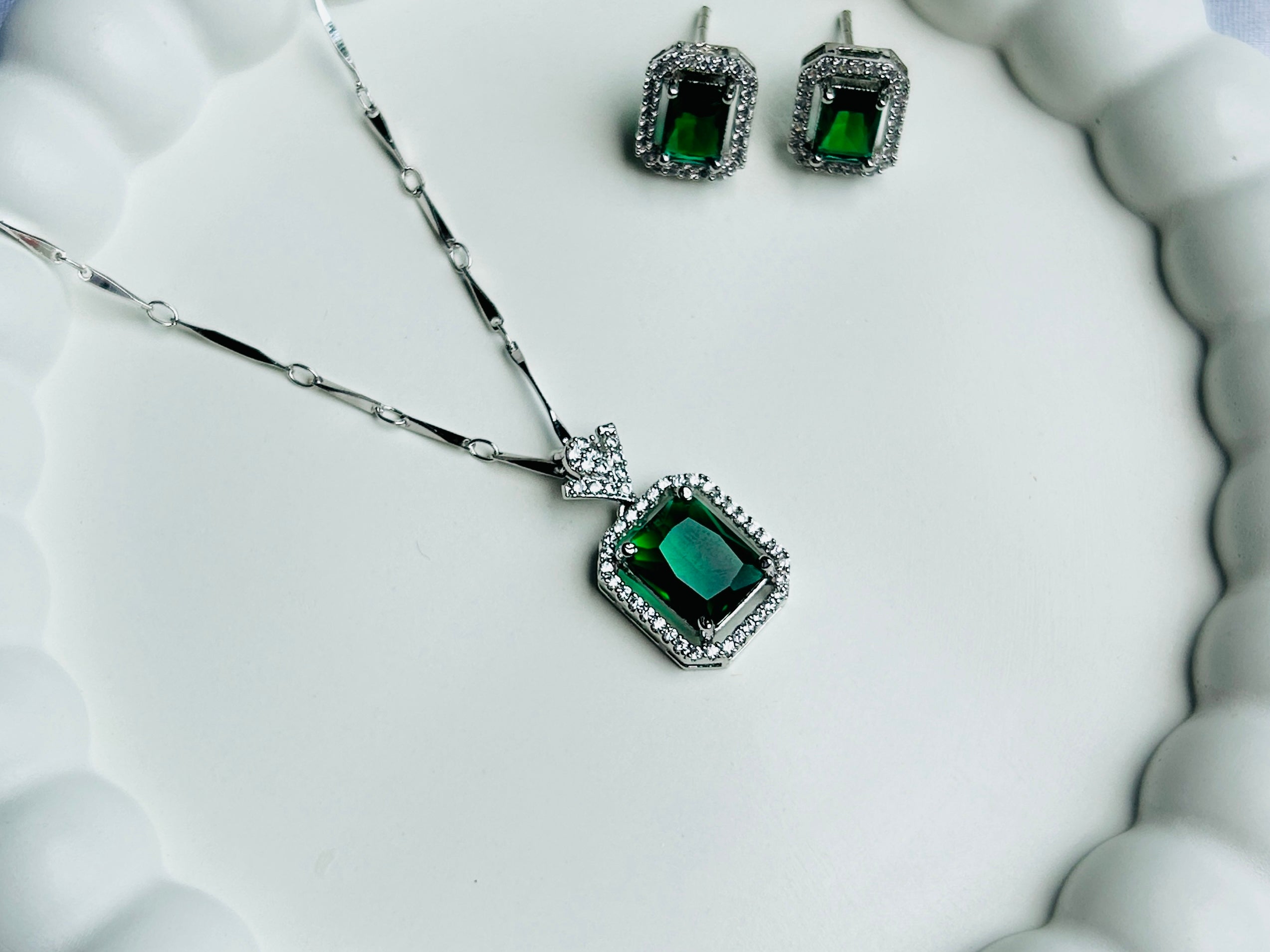 Pendant Set