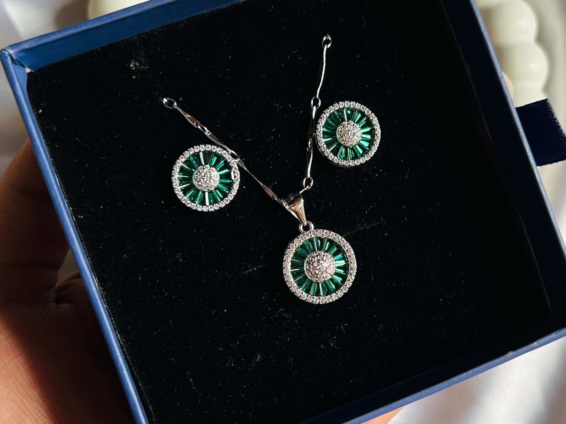 Premium Green Cz cut Stone Set – Ellarah Jewellery